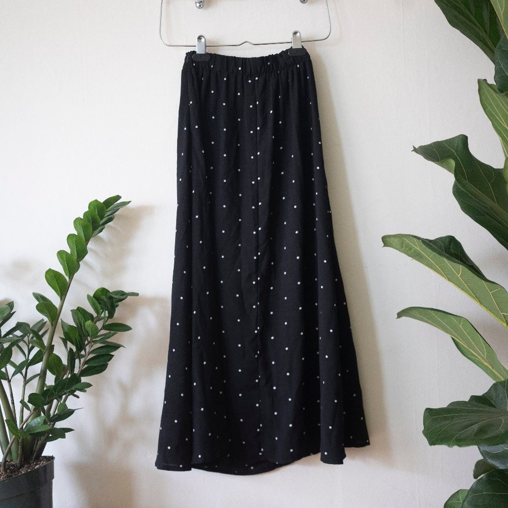 NWOT Black polka dot midi skirt